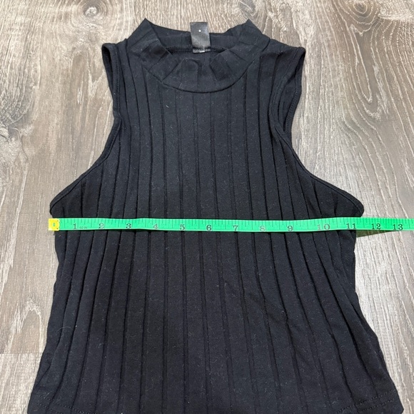 Bundle of 3 SHEIN Ribbed High Neck Cropped Tank Tops - Picture 15 of 16